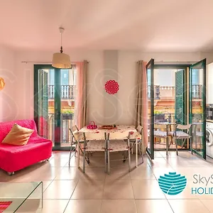 https://skysea-holidays-city-center-suites.hotelsinnerja.org