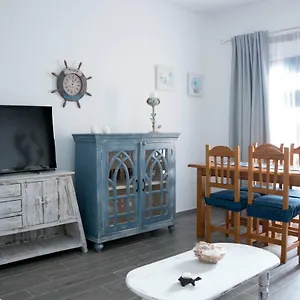 Close To Everything | A/c+ Wifi | 1min | Apartment